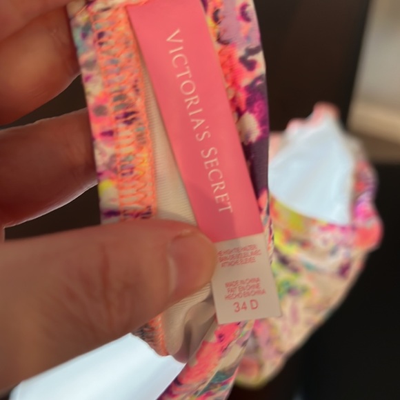 Victoria’s Secret Swimsuit Top - Picture 3 of 3